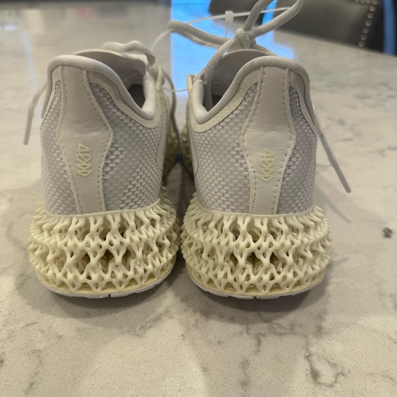 Adidas shoes - Picture 7 of 9